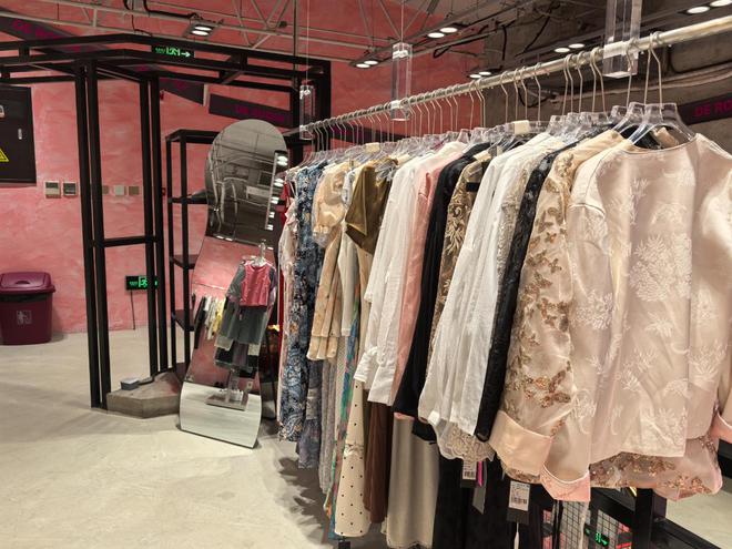 好喝好逛又出片 线下服装店开始流行“场景化”