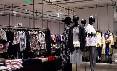七号衣库服装加盟费多少?揭秘创业新机遇,轻松开启财富之路!