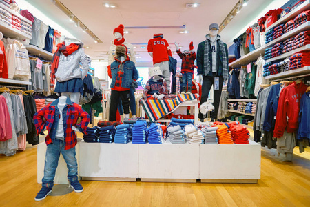 内部的服装店
