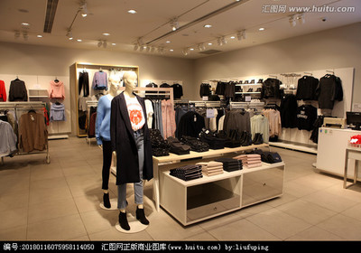 服装店 模特 服装